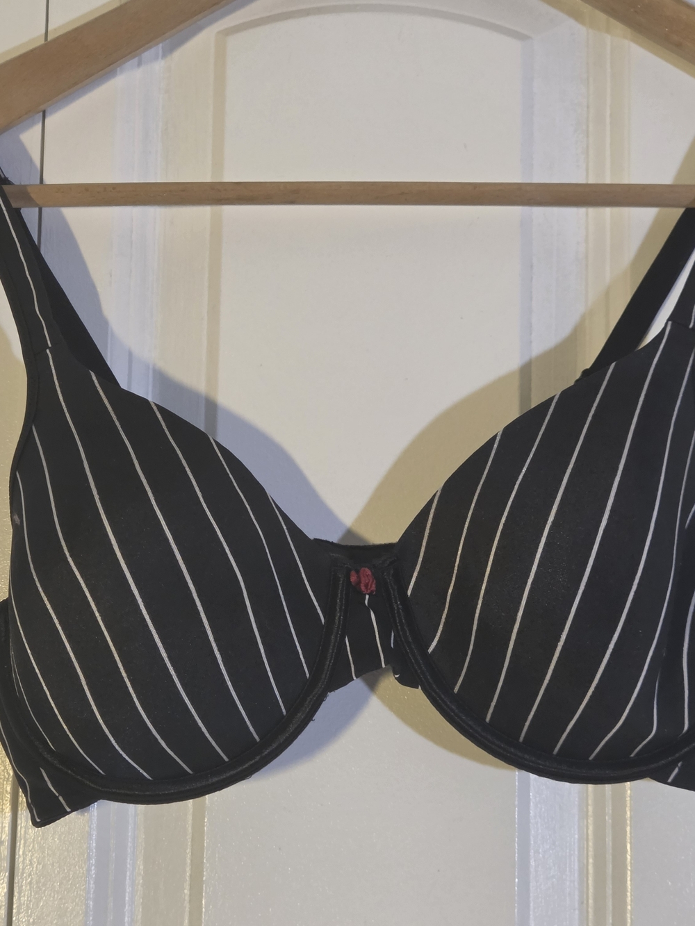 Bali Bra 36C Black White Stripes Underwire T-Shirt Lightly Lined
